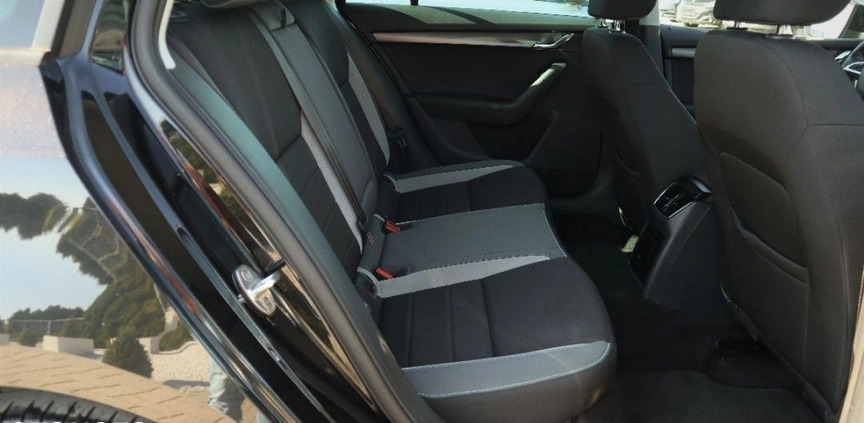 Skoda Octavia cena 55900 przebieg: 182000, rok produkcji 2016 z Słupca małe 352